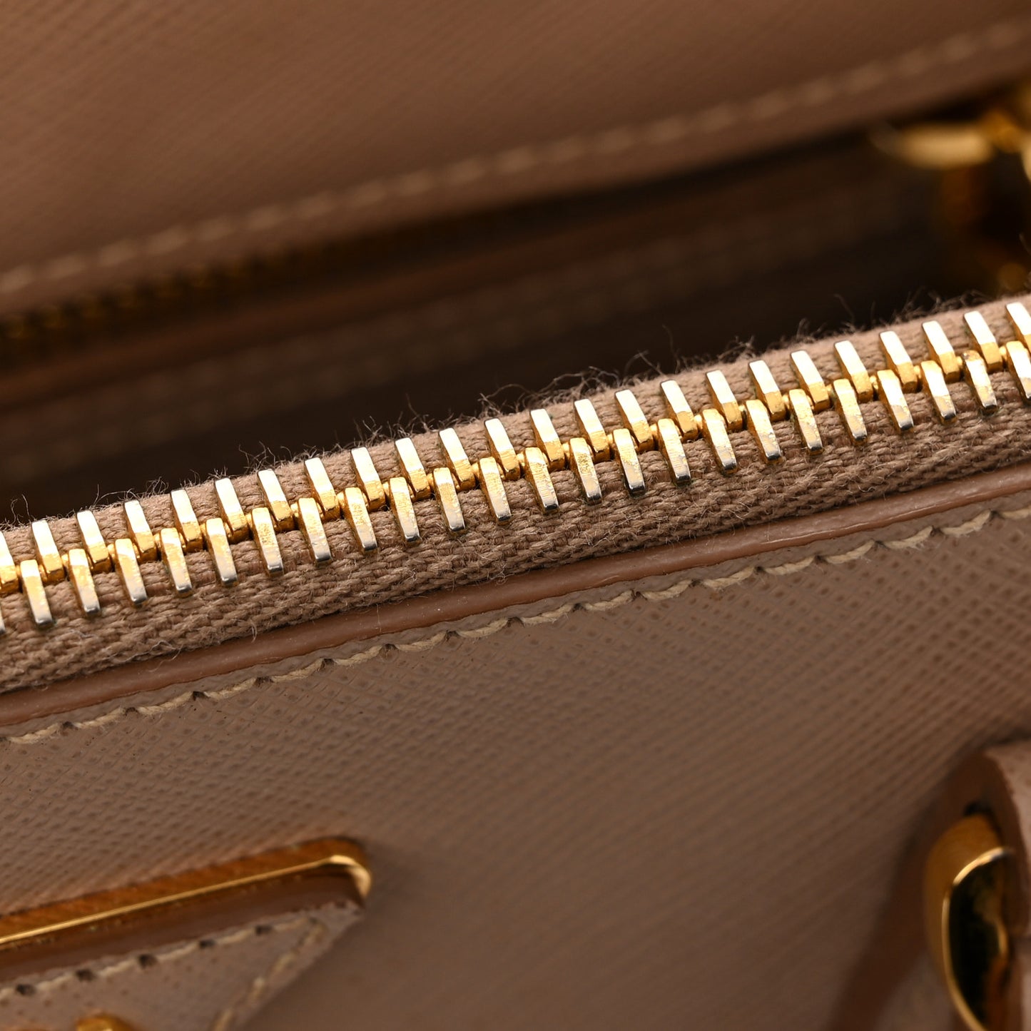 Saffiano Small Galleria Double Zip Tote Cammeo