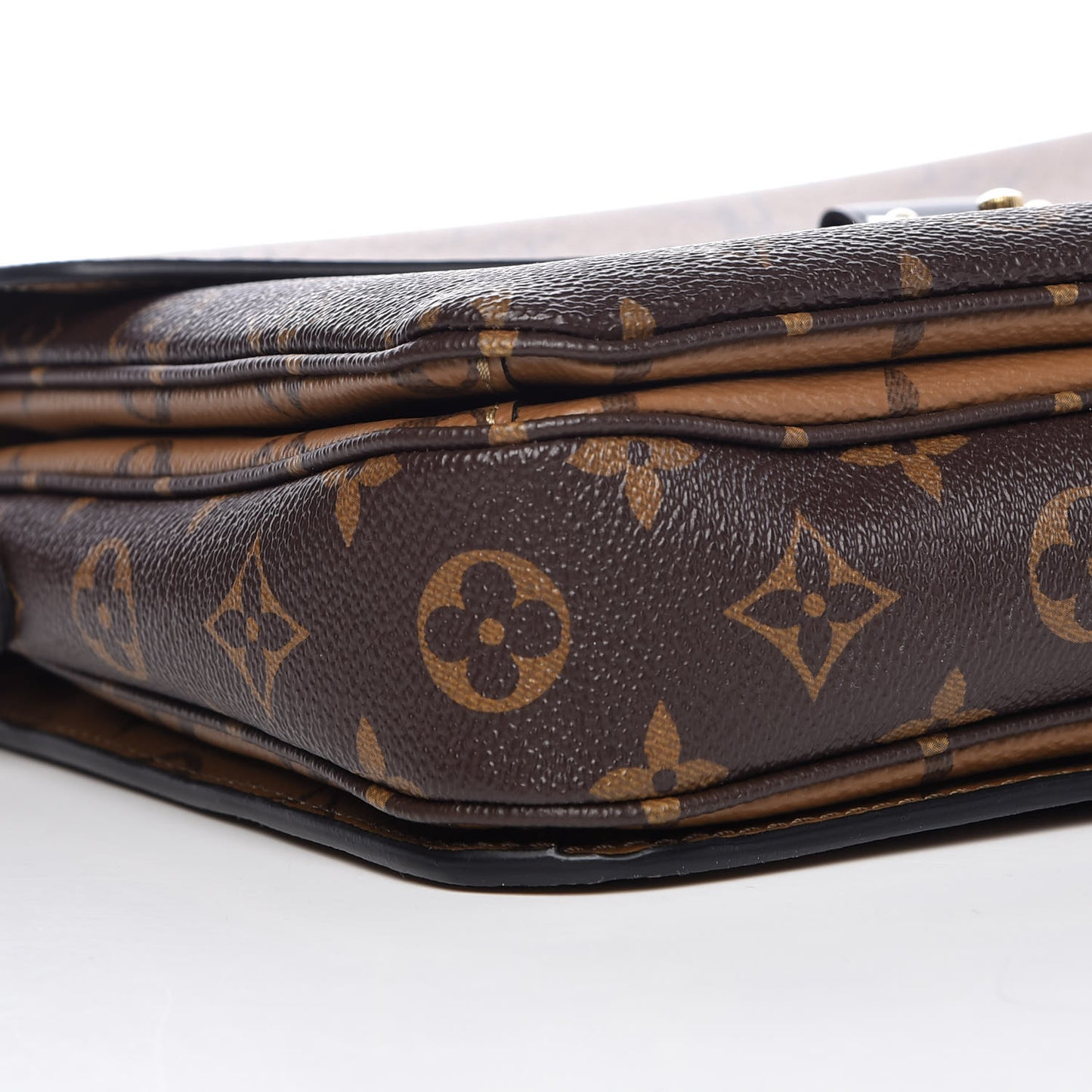 Reverse Monogram Pochette Metis