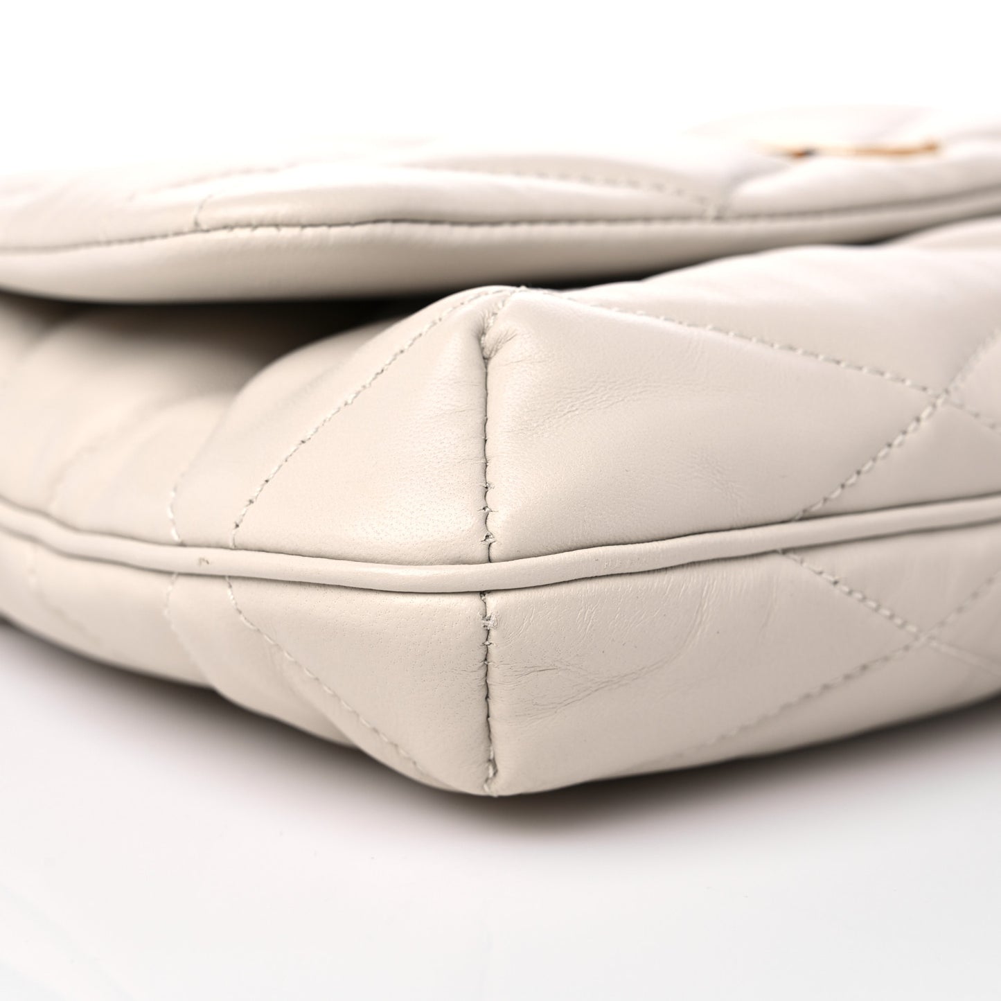 Lambskin Quilted Le 57 Diamond Shoulder Bag Crema Soft