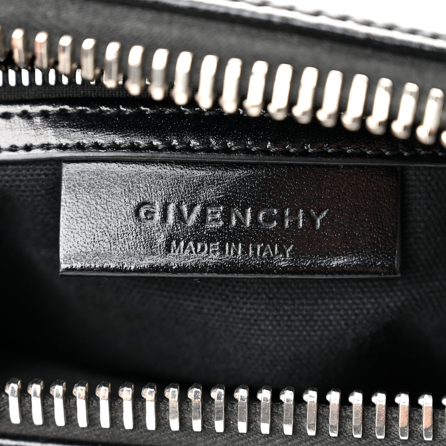 Shiny Lord Calfskin Small Antigona Black