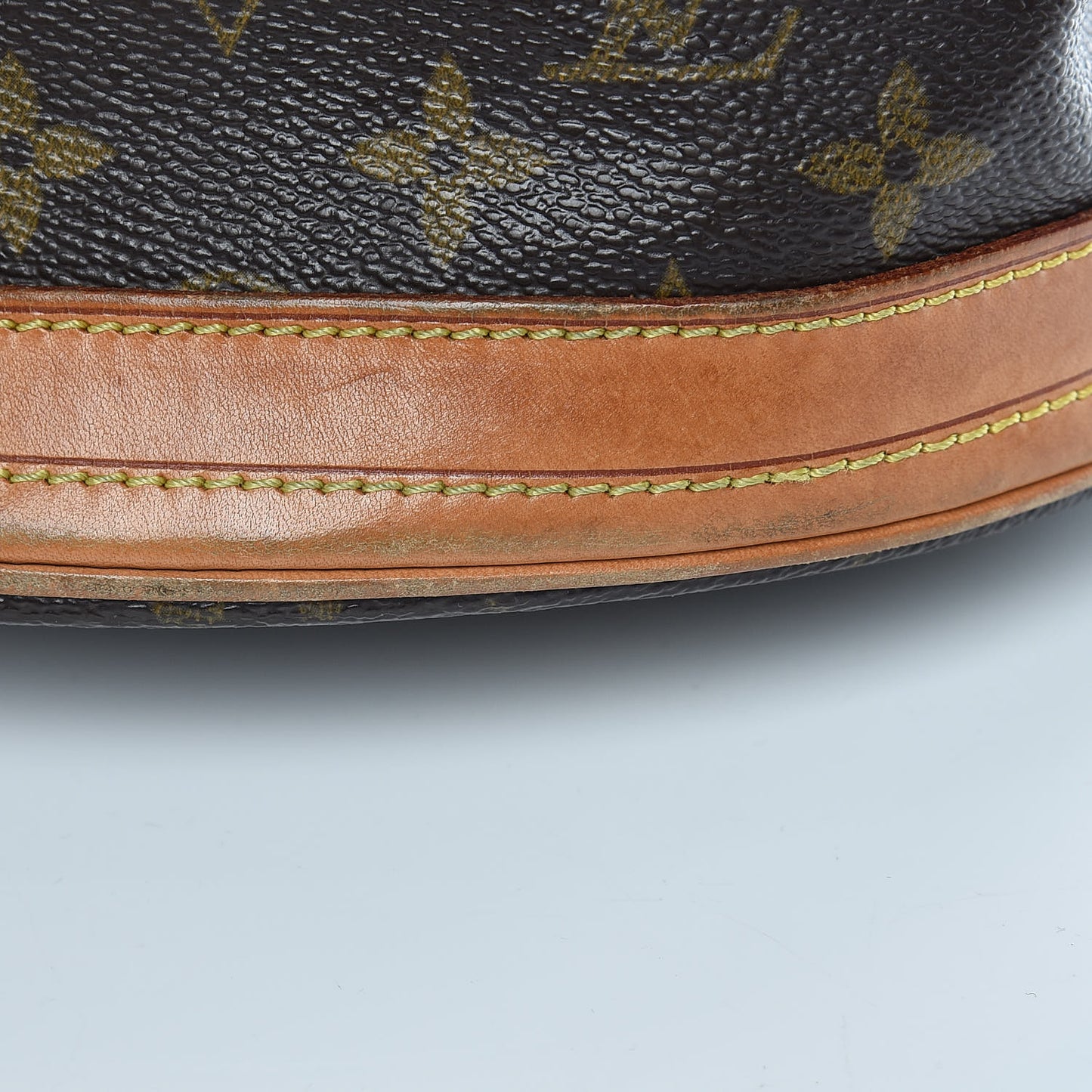 Monogram Petit Bucket 23