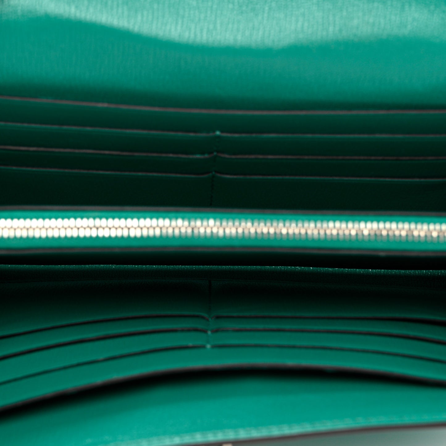 Matte Alligator Kelly Longue Wallet Bleu Paon