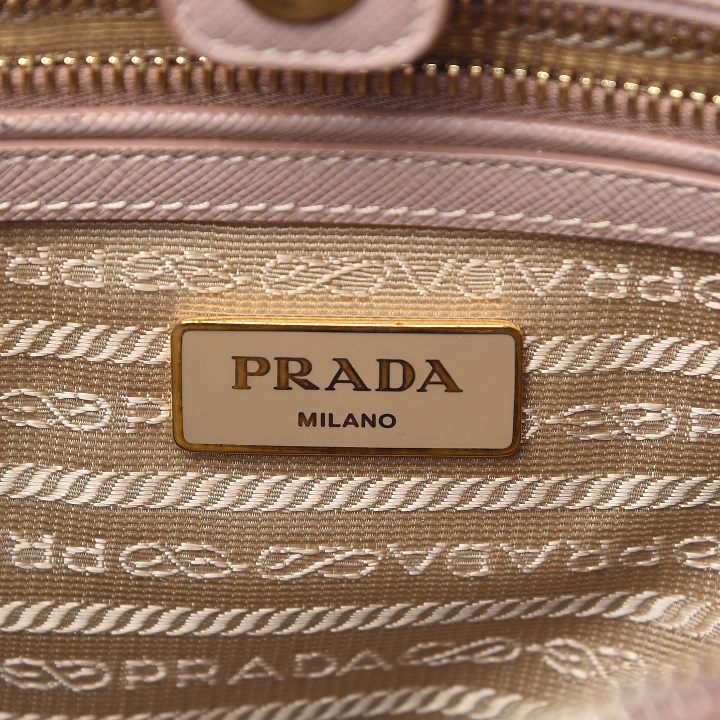 Saffiano Lux Medium Tote Cammeo