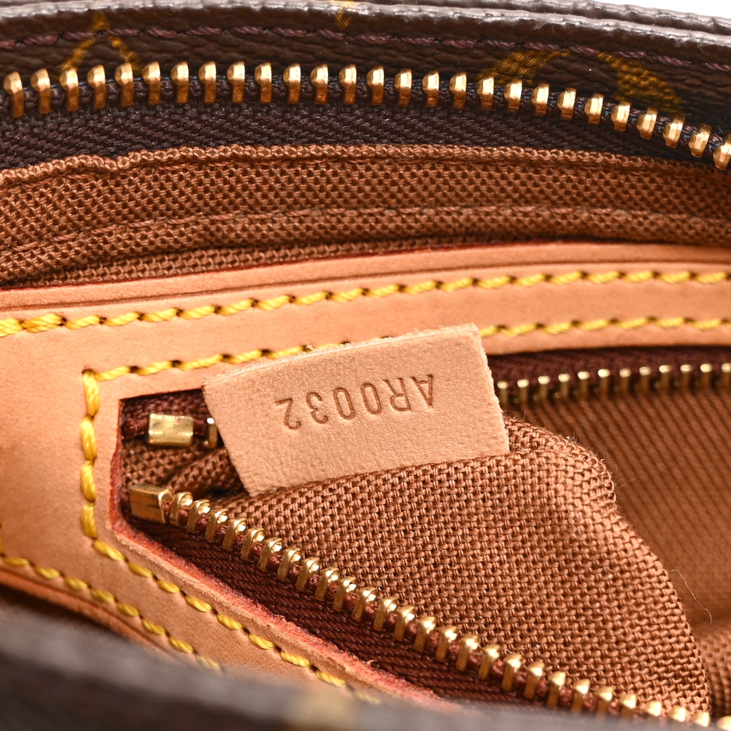 Louis Vuitton Monogram Trotteur 7 of 10