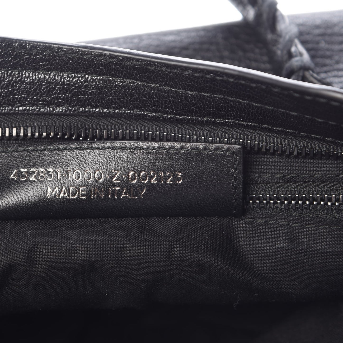 Chevre Black Metallic Edge Hardware S City Black