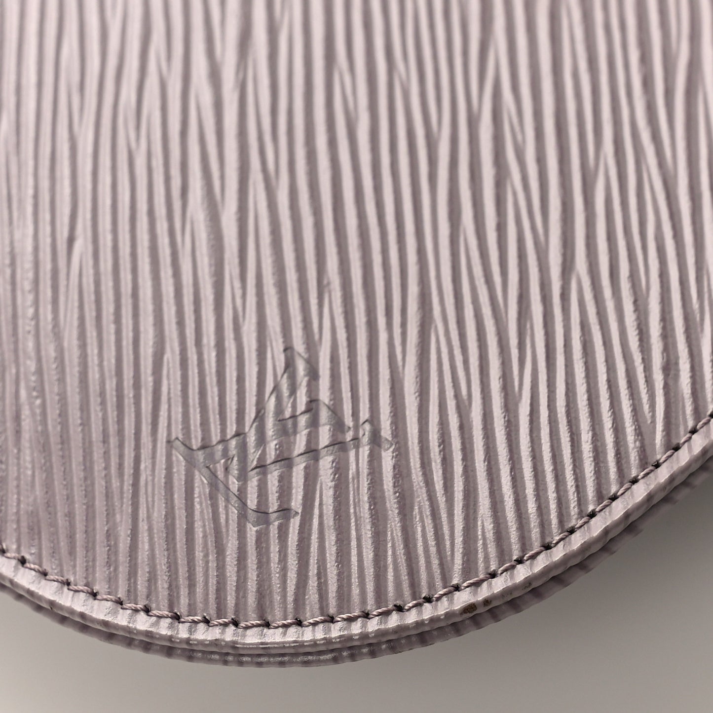 Epi Demi Lune Pochette Lilac