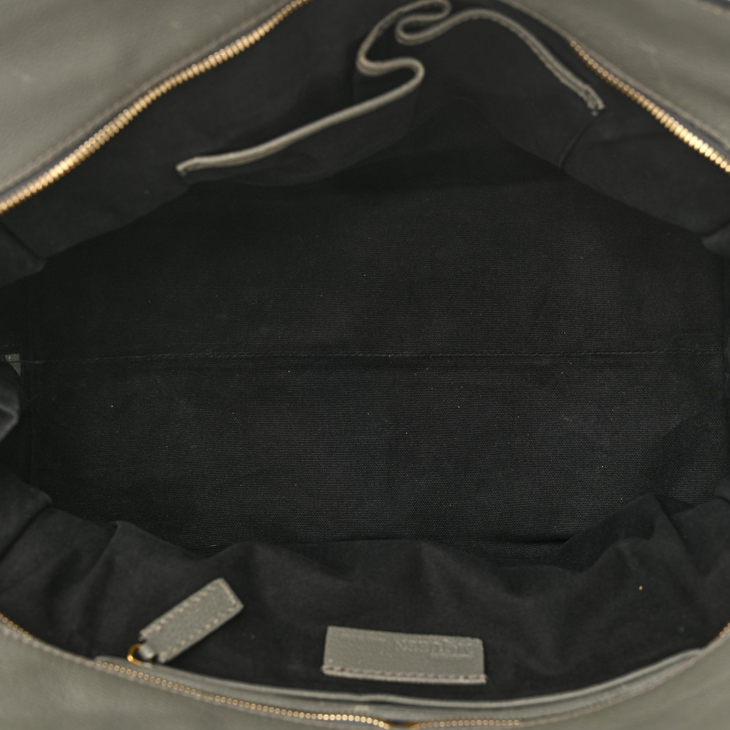 Pebbled Calfskin Large Skull Padlock Zip Around Tote Dark Grey