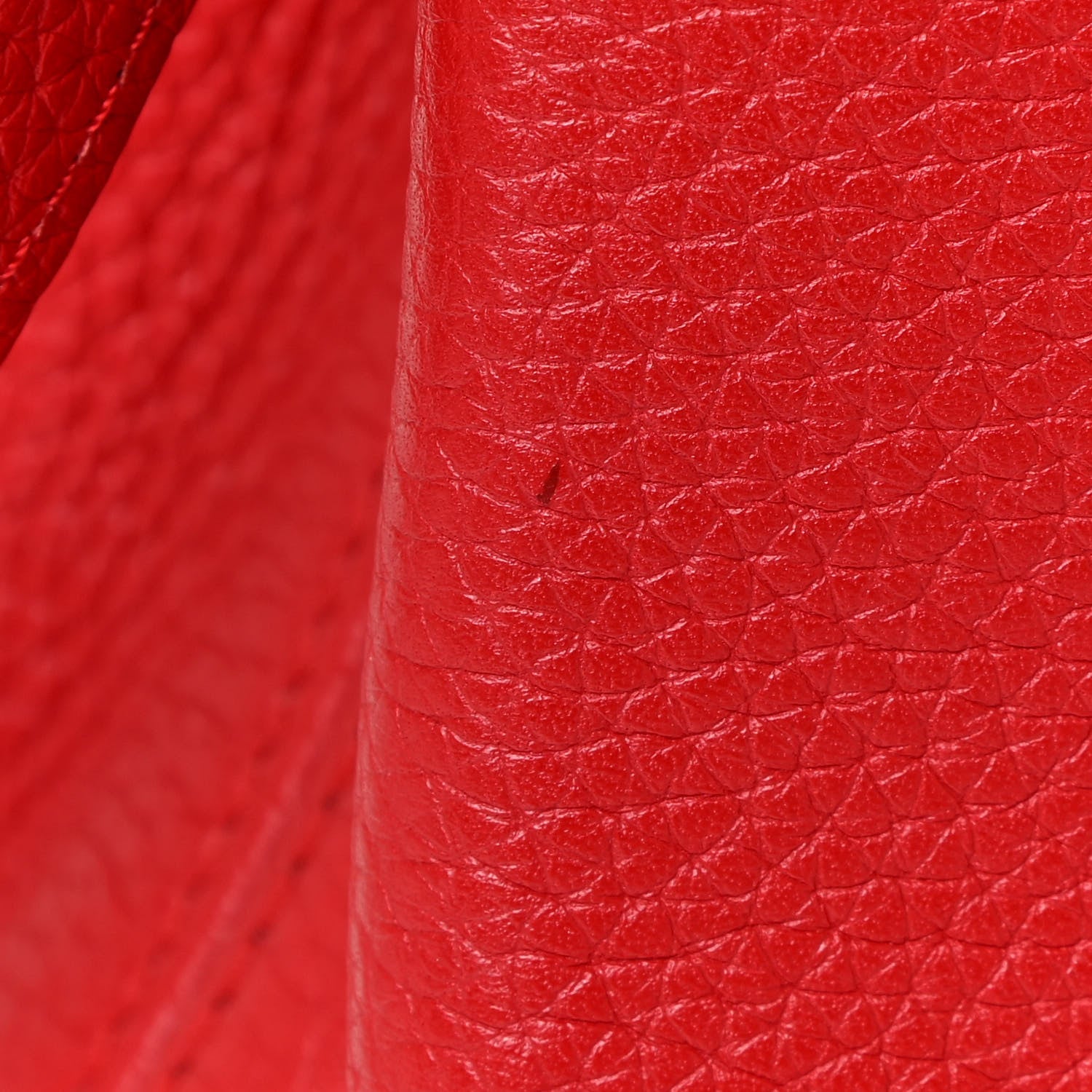 Louis Vuitton Taurillon Capucines BB Rubis 17 of 17