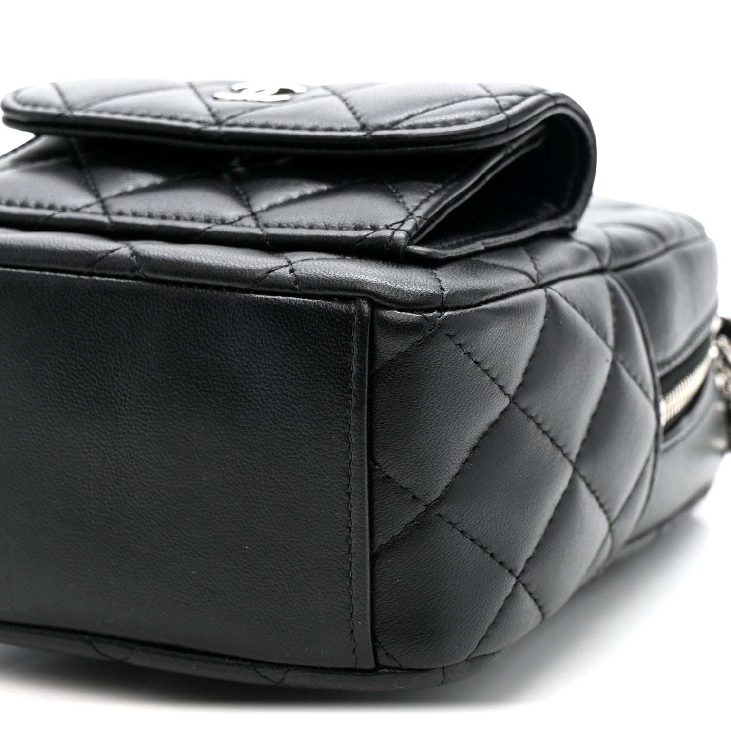 Chanel 黒 キルティング リュックミニバッグ Chanel Lambskin Quilted CC Mini Classic Backpack Black 1813539