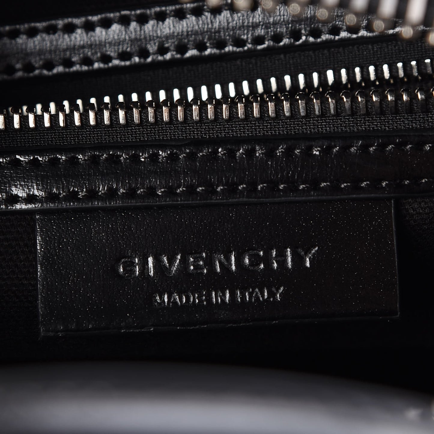 Shiny Lord Calfskin Small Antigona Black