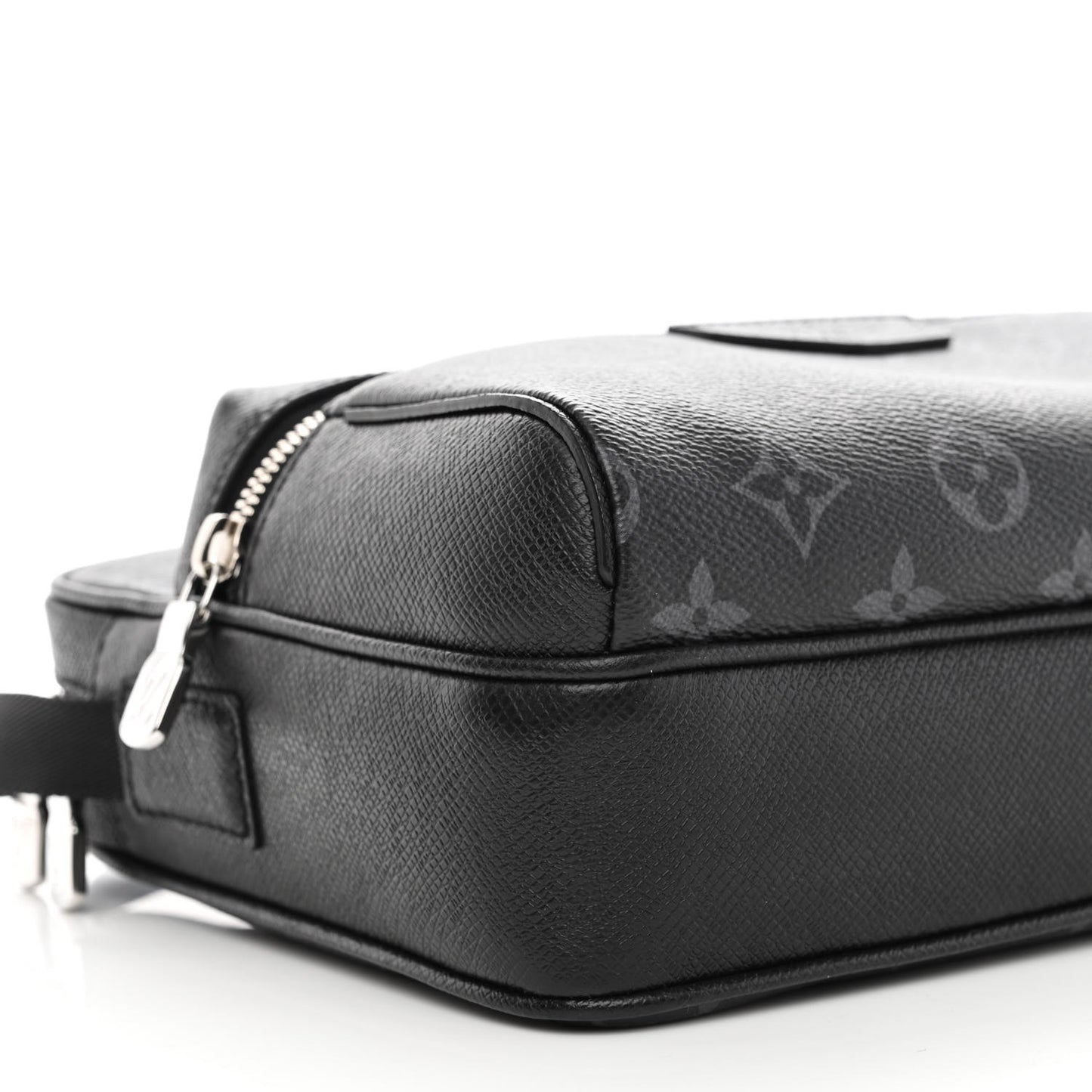 Taiga Monogram Eclipse Outdoor Messenger Black