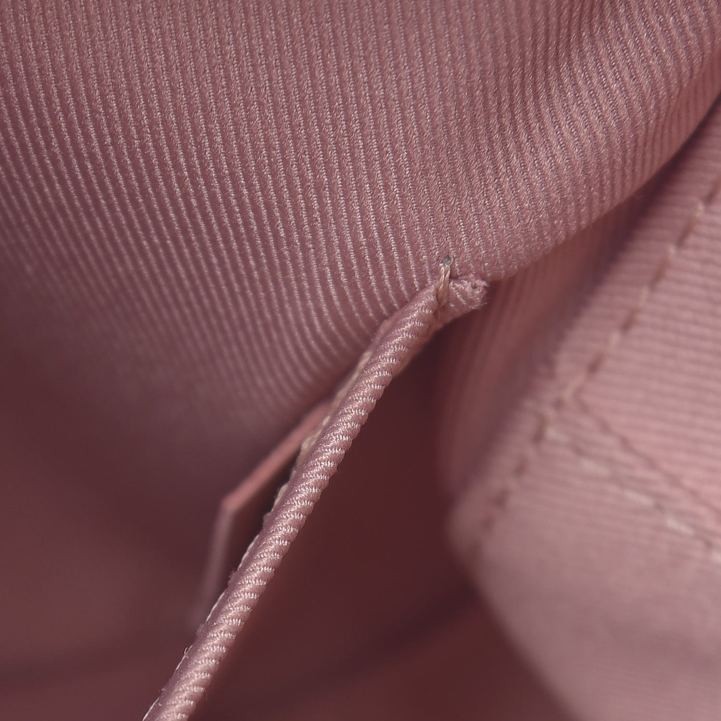 Monogram Saintonge Rose Poudre