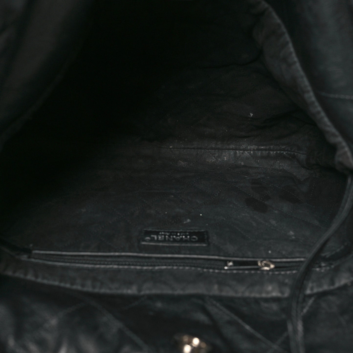 Shiny Calfskin Quilted Small Chanel 22 So Black