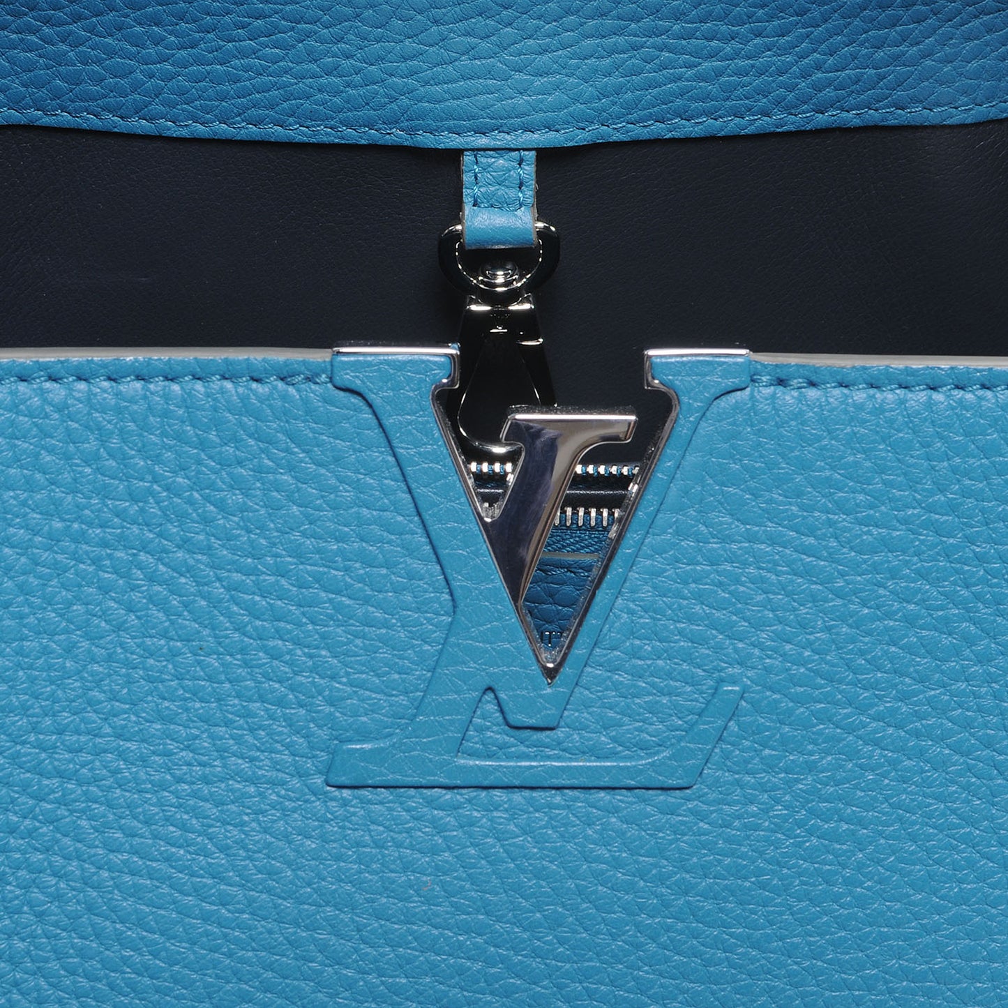 Taurillon Capucines MM Bleu Canard