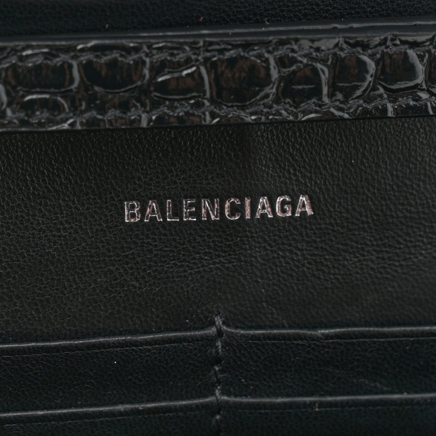 Shiny Calfskin Monochrome Crocodile Embossed Hourglass Chain Bag Black