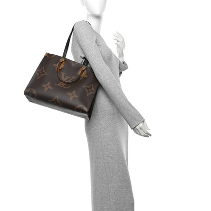 Louis Vuitton Reverse Monogram Giant Onthego MM 2 of 9