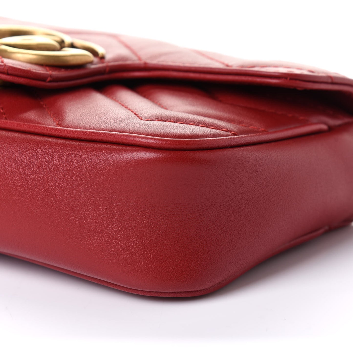 Calfskin Matelasse Super Mini GG Marmont Shoulder Bag Hibiscus Red