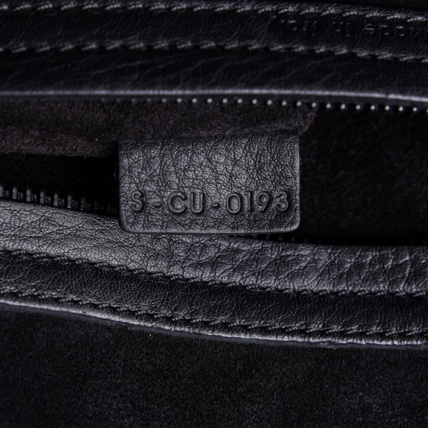 Supple Calfskin Medium Phantom Luggage Black