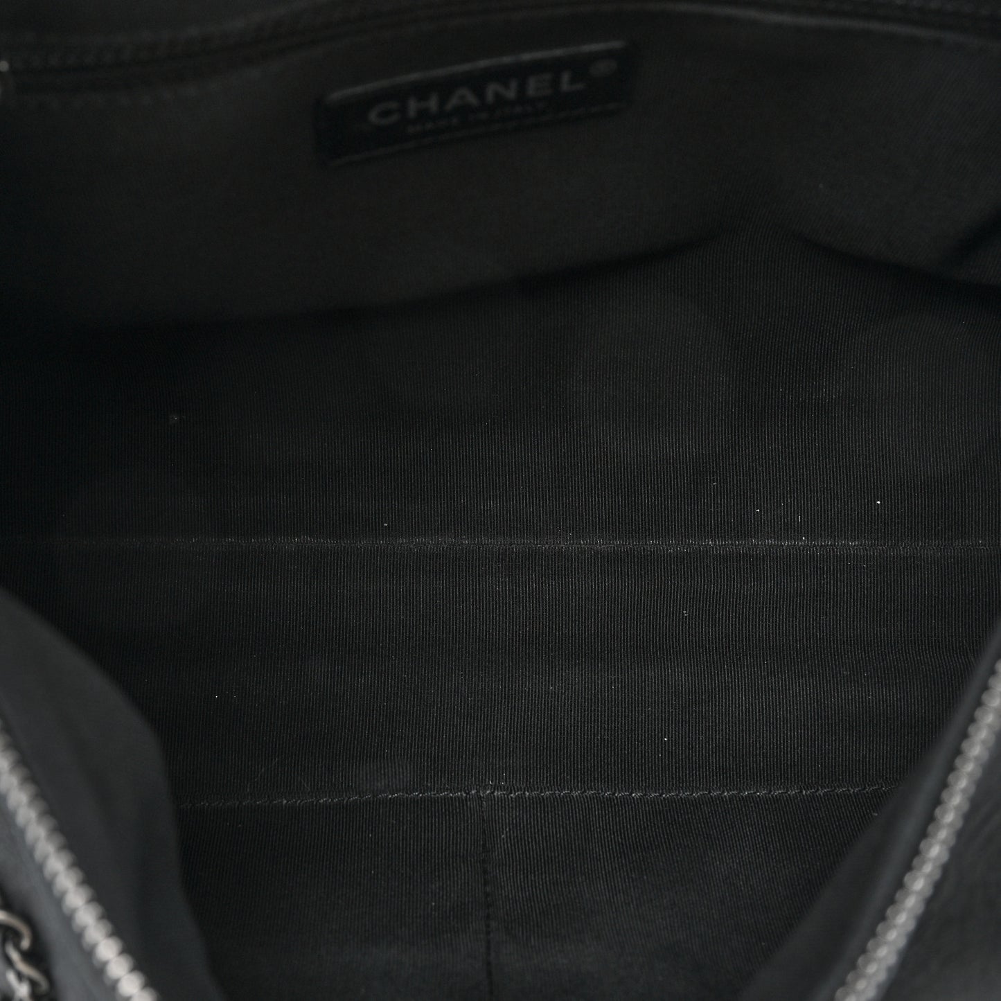 Calfskin Chain 20s Signature Hobo Black