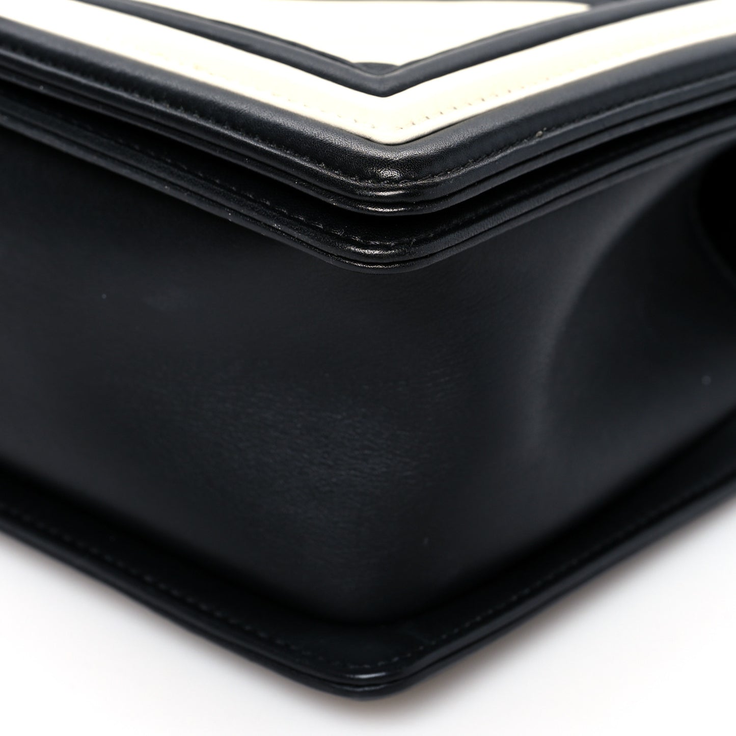 Calfskin Pleated Medium Boy In Rome Flap Black White
