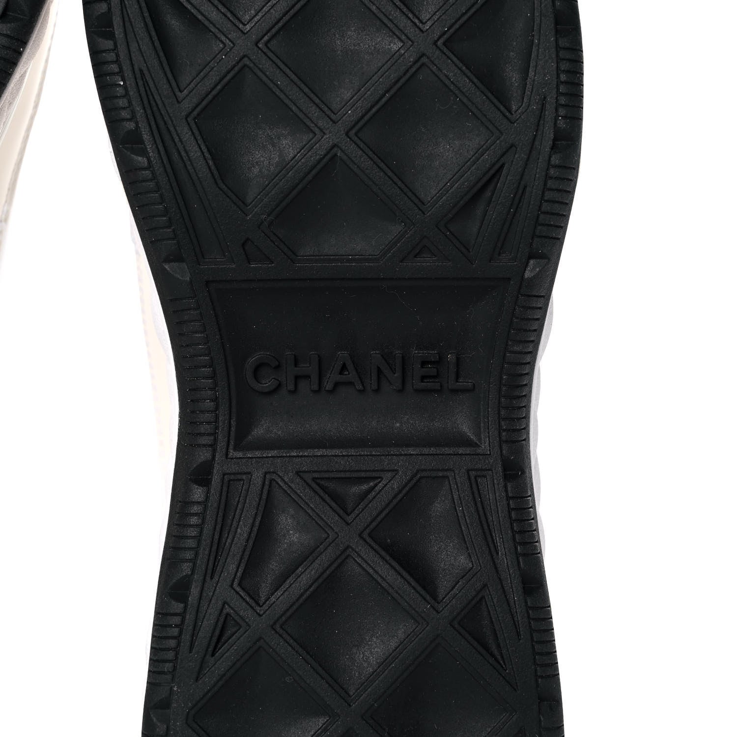 Chanel Velvet Calfskin Mixed Fibers CC Sneakers 38.5 Ivory Black 7 of 10