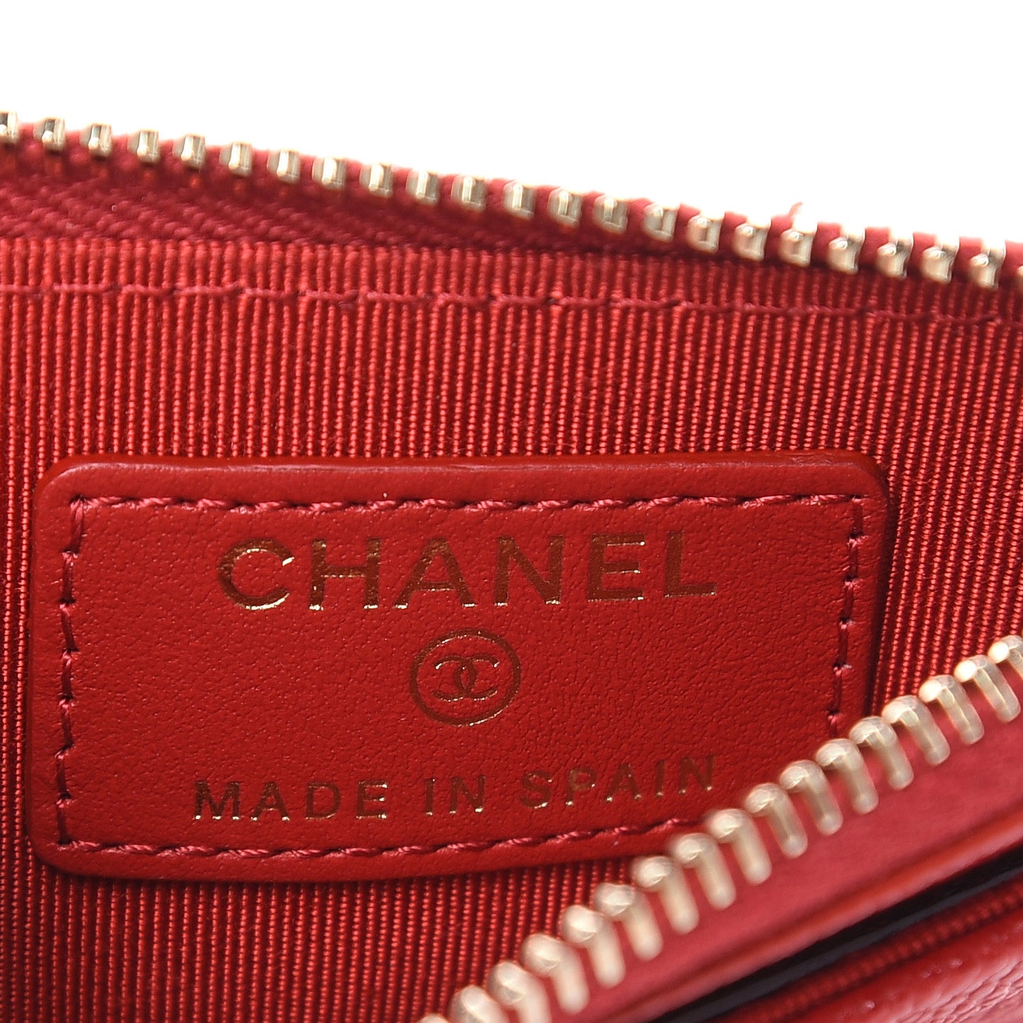 Caviar Quilted CC Zip Card Holder Red