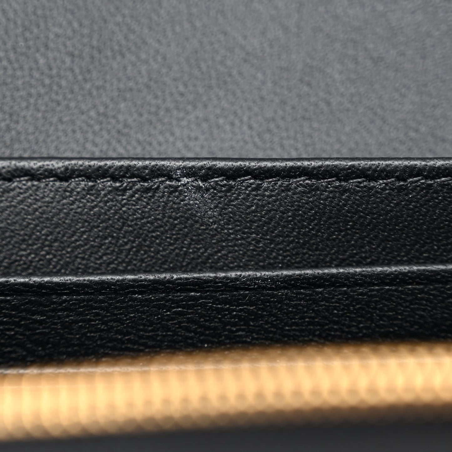 Small Classic Grain Calfskin Small Darley Black