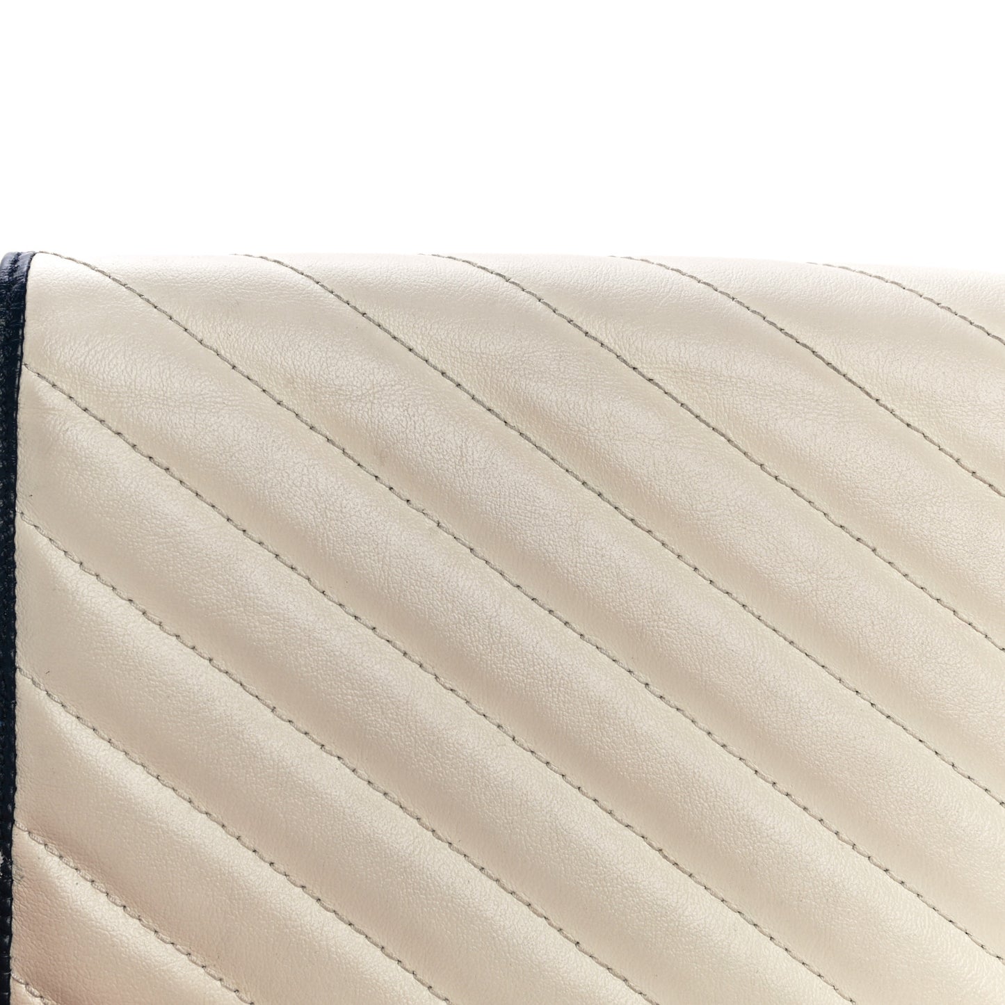 Vintage Effect Calfskin Matelasse Diagonal Torchon GG Marmont Chain Wallet Mystic White Blue Agata