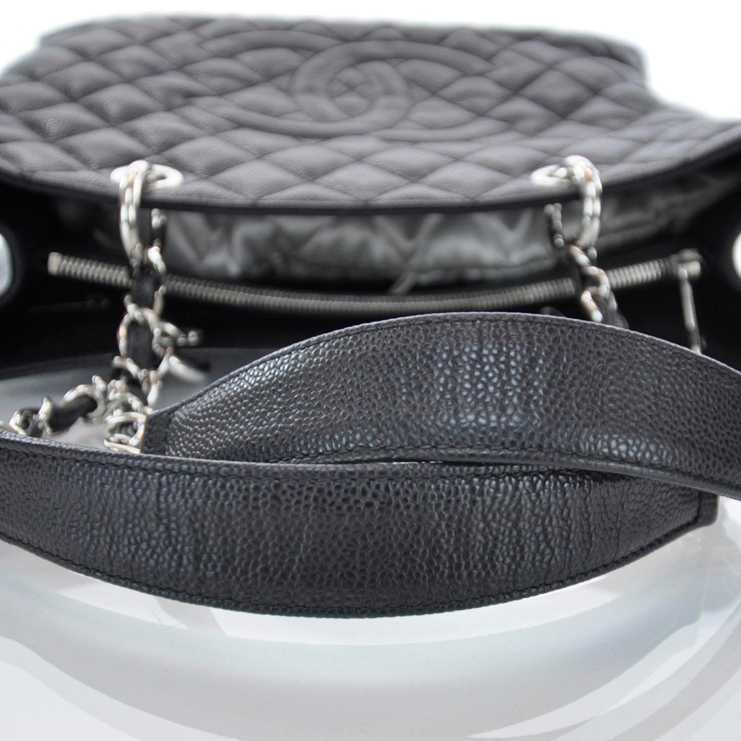 Caviar Grand Shopping Tote GST Black