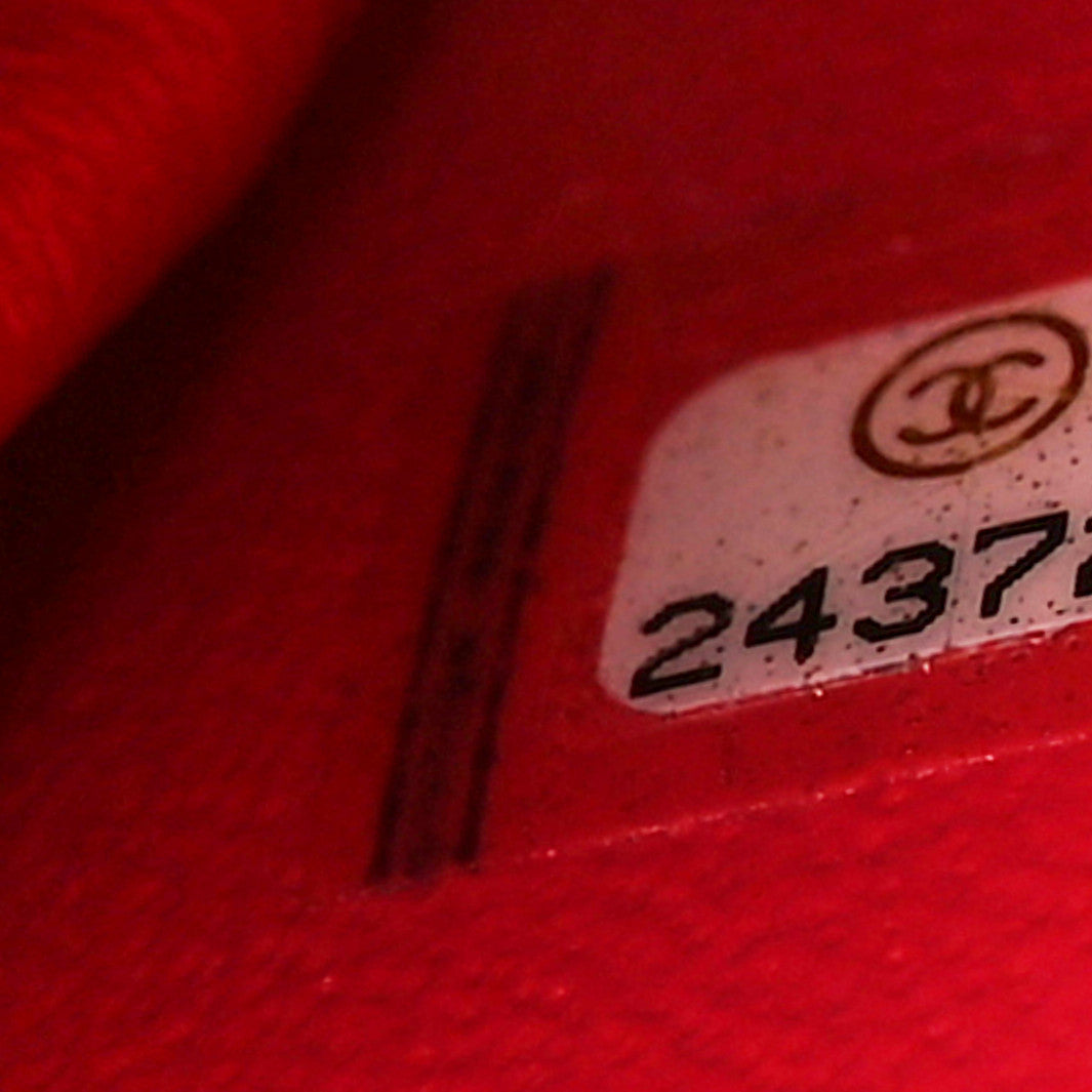 Caviar Quilted Medium Business Affinity Flap Red
