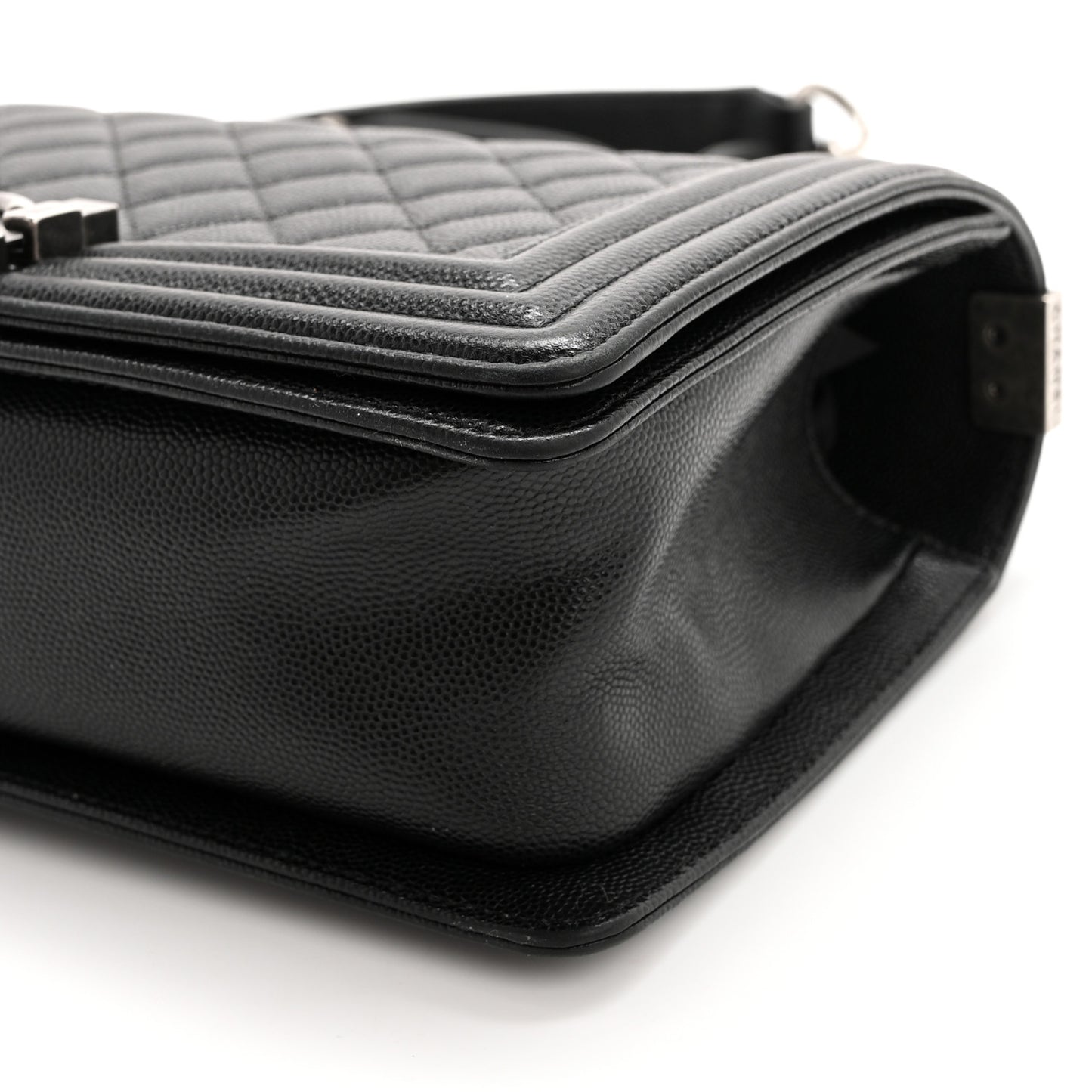 Caviar Quilted Medium Boy Flap Black