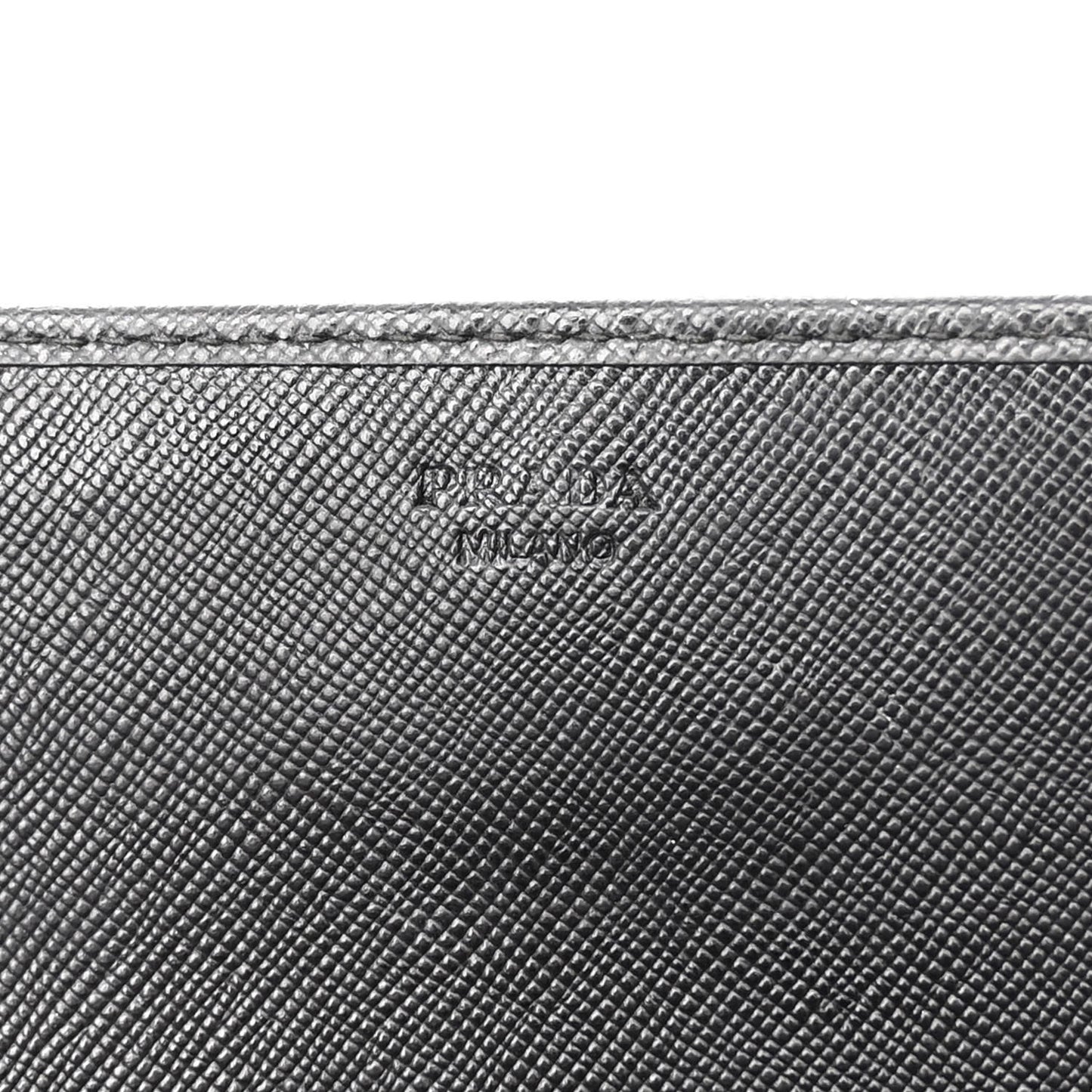 Saffiano Metal Oro Chain Wallet Black