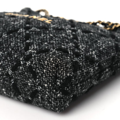 Chanel Tweed Quilted Chanel 22 Black Ecru 10 of 10