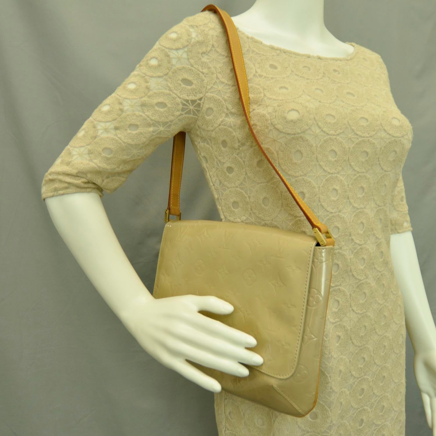 Louis Vuitton Vernis Thompson Street Beige 2 of 9