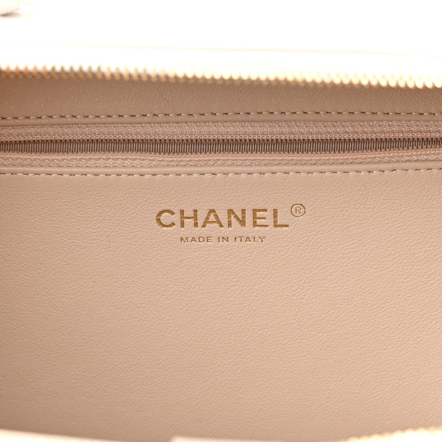 Chanel Caviar Quilted Large CC Filigree Vanity Case White 7 of 14
