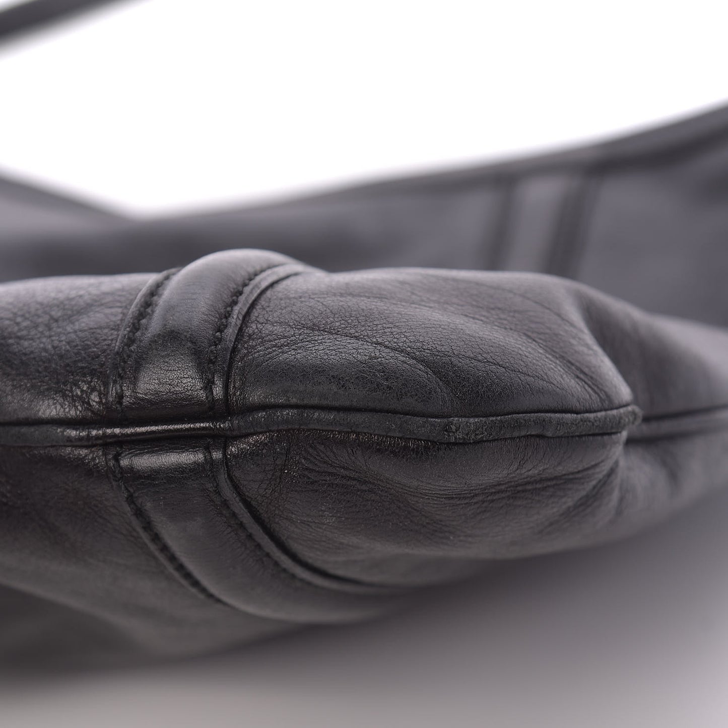 Calfskin Medium Britt Hobo Black
