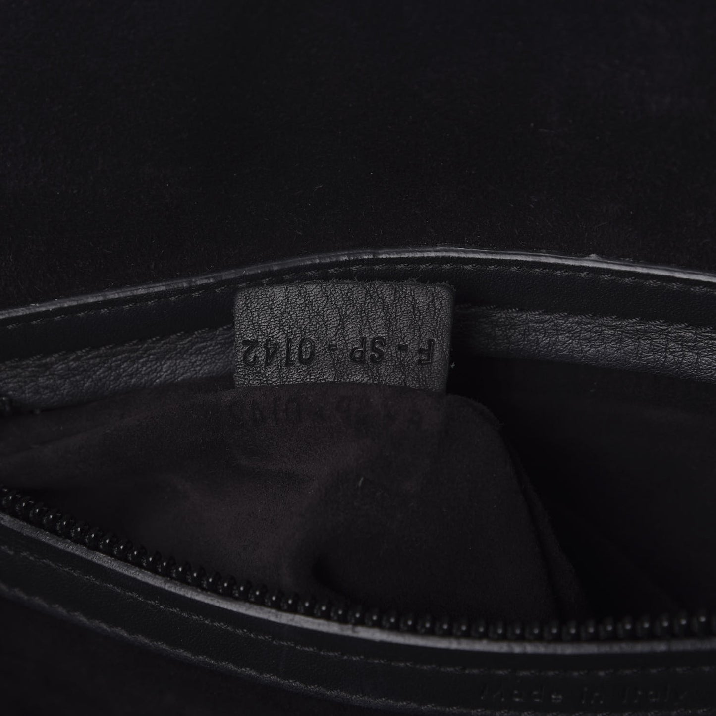 Supple Calfskin Medium Phantom Luggage Black