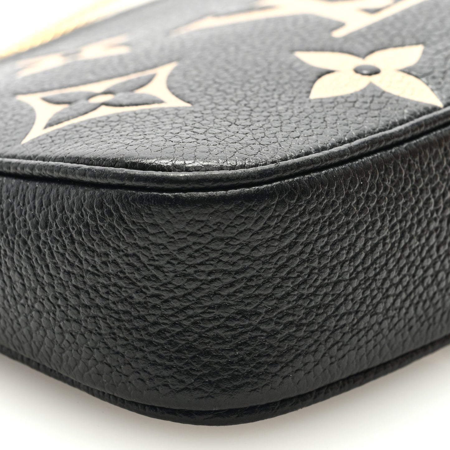 Empreinte Monogram Giant Mini Pochette Accessories Black