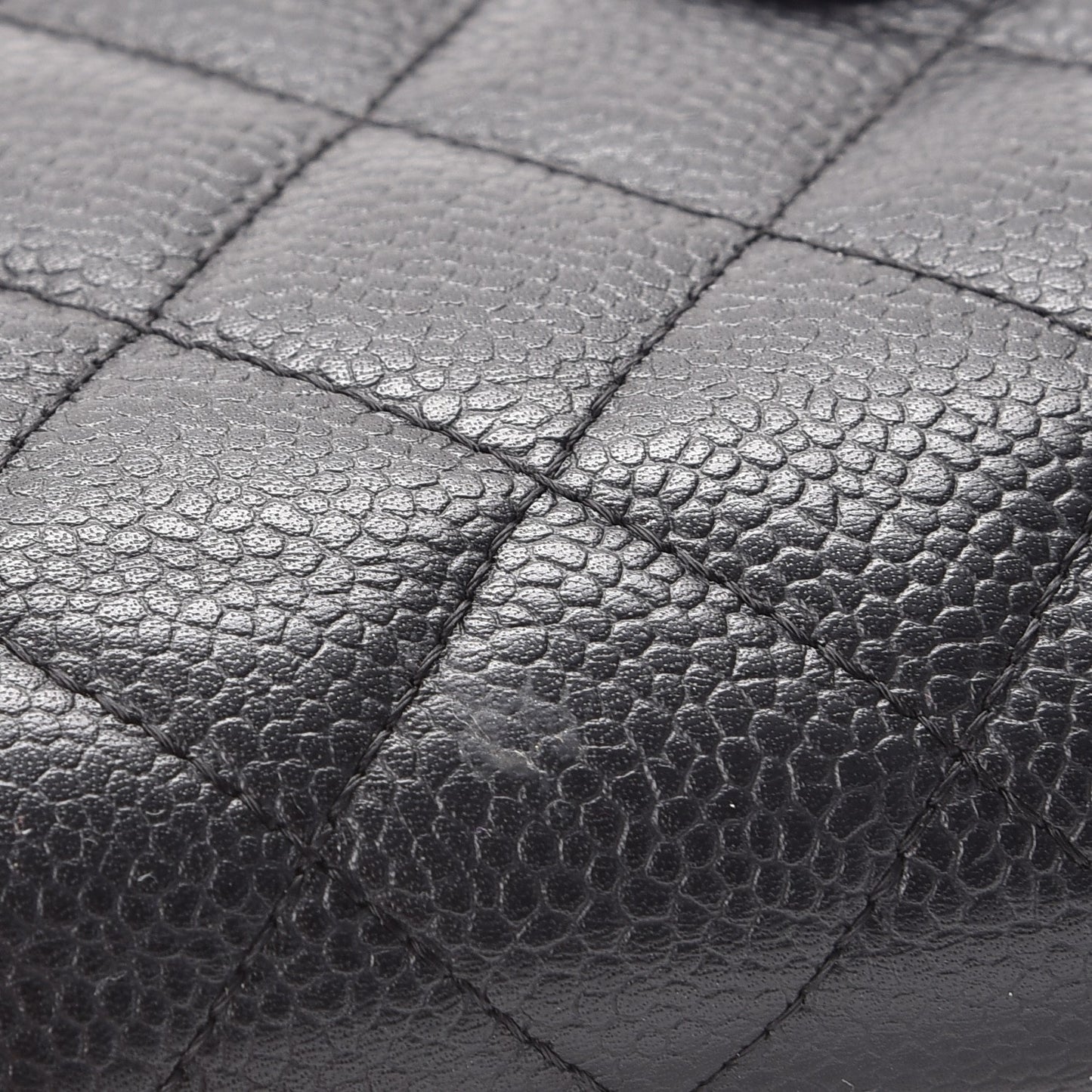Caviar Quilted Zipped Pocket Wallet Black