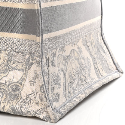 Christian Dior Canvas Embroidered Medium Dioriviera Toile De Jouy Book Tote Gray 23 of 23