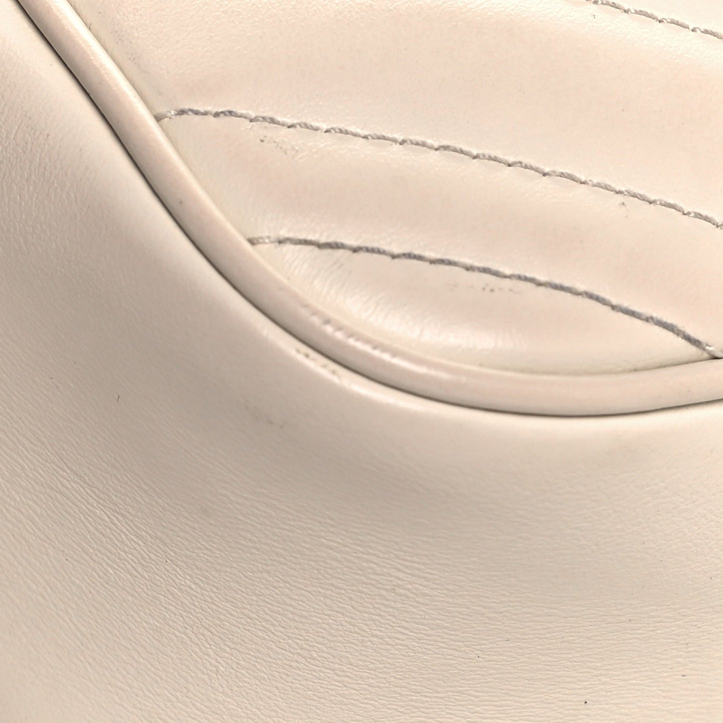 Calfskin Matelasse Small GG Marmont Chain Shoulder Bag White