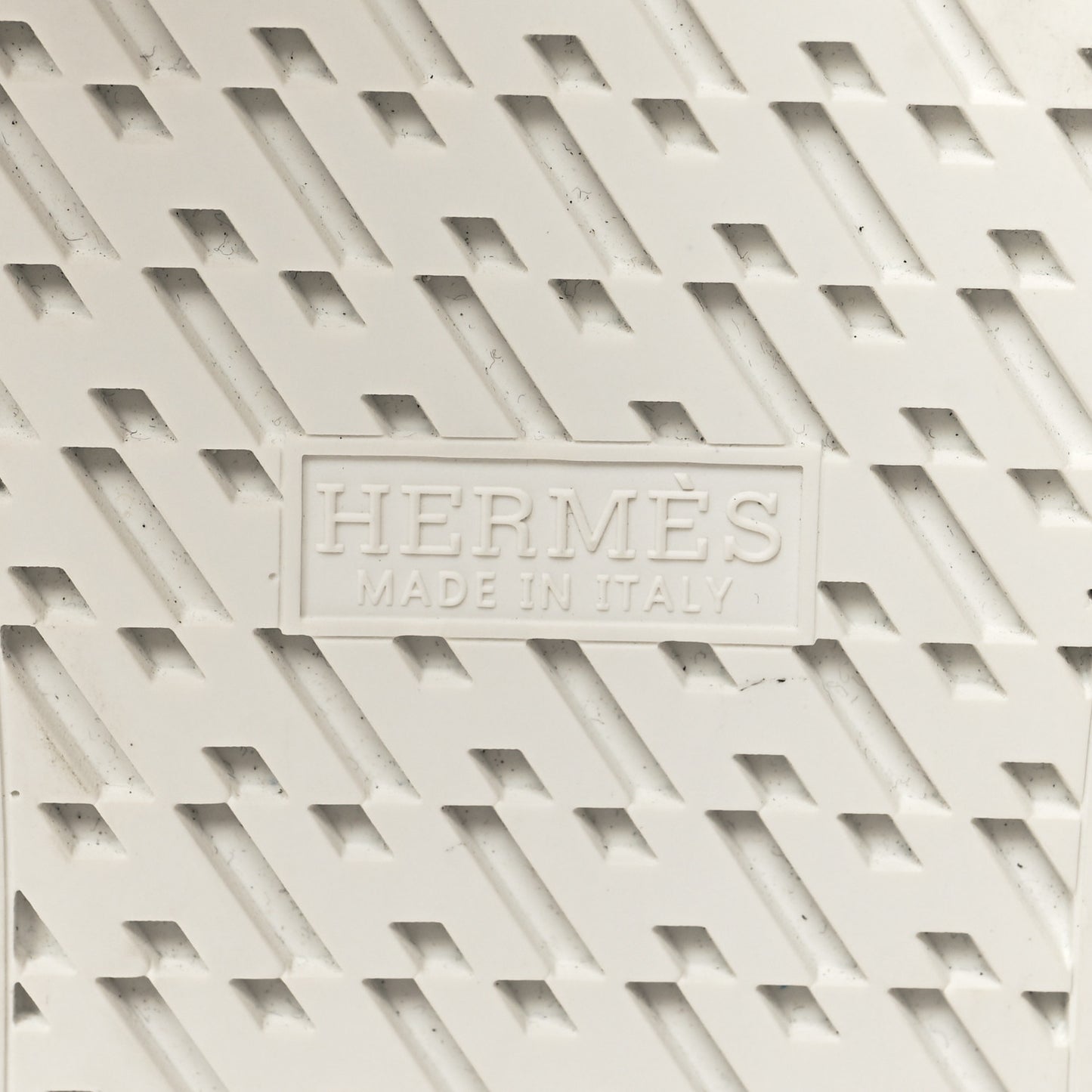 Metallic Epsom Womens Voltage Sneakers 39 Gris Argente Vieilli Black