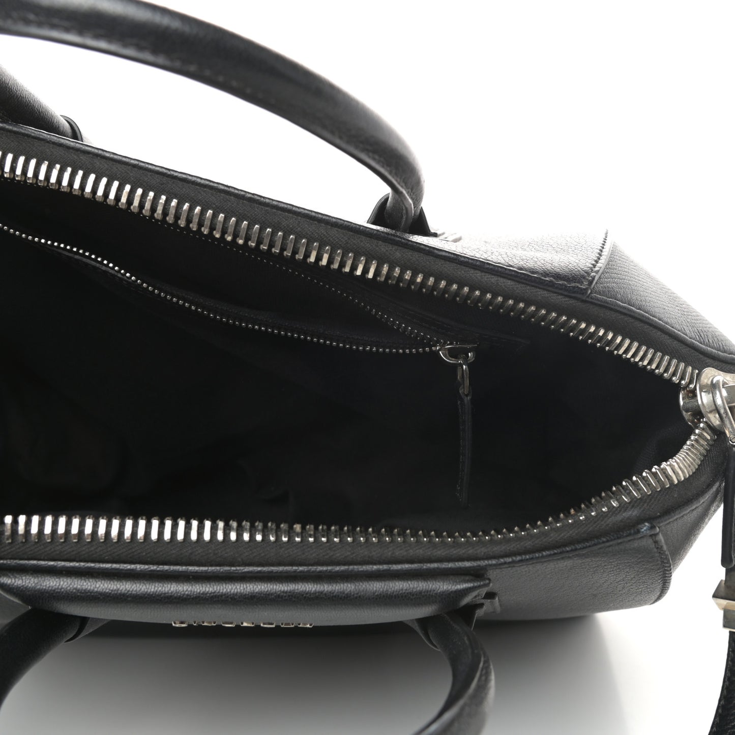 Sugar Goatskin Medium Antigona Black