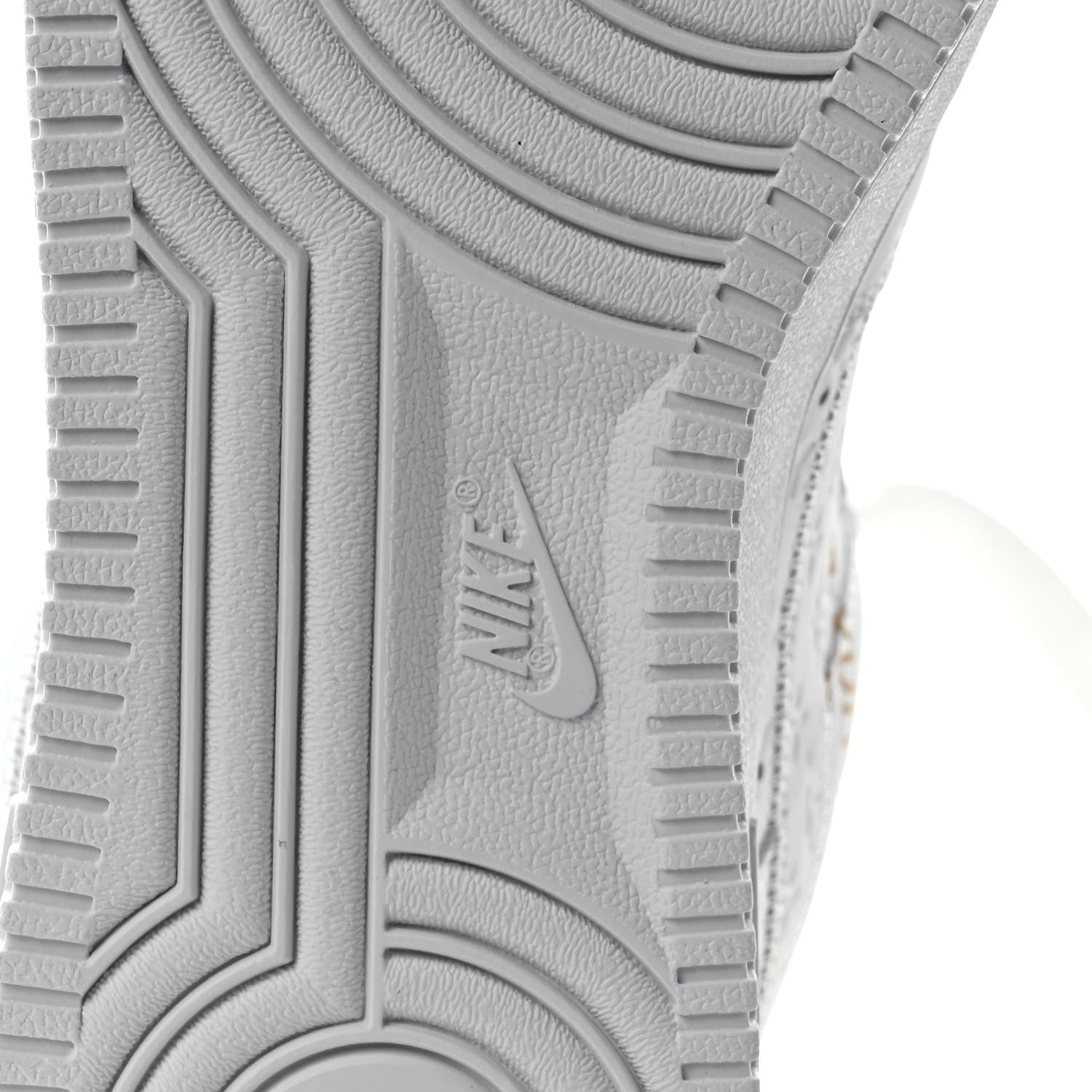 Louis Vuitton X NIKE AIR FORCE 1 Calfskin Monogram Mens Low Top Sneakers 9 White 7 of 10