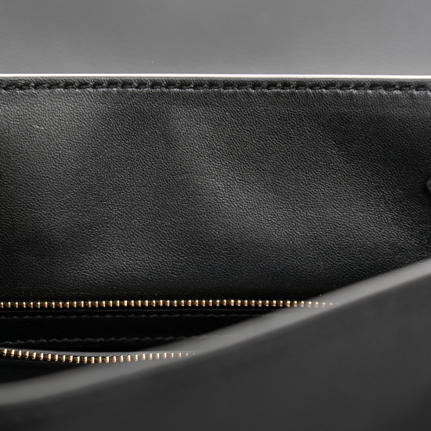 Calfskin Medium La Medusa Top Handle Handbag Black