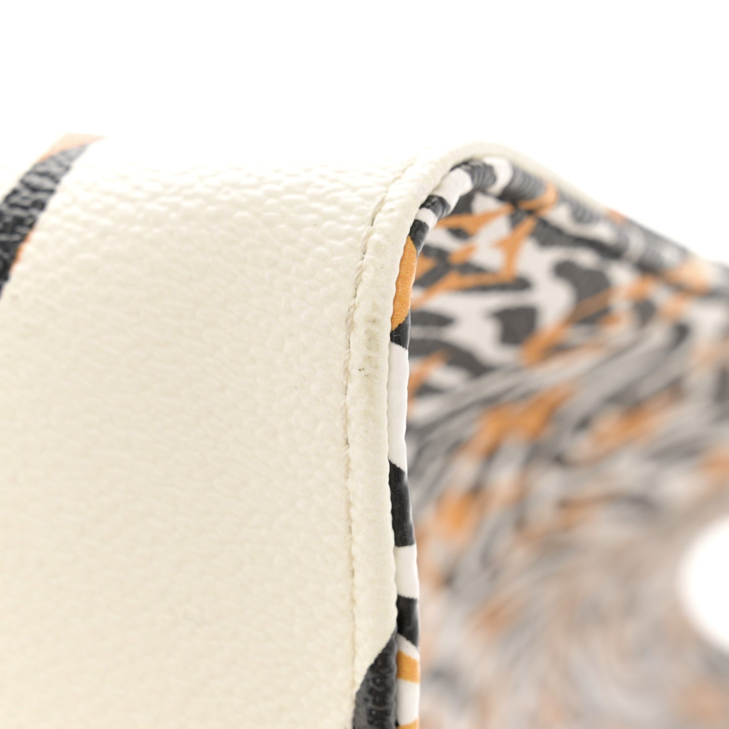 Monogram Giant Jungle Onthego GM Ivory