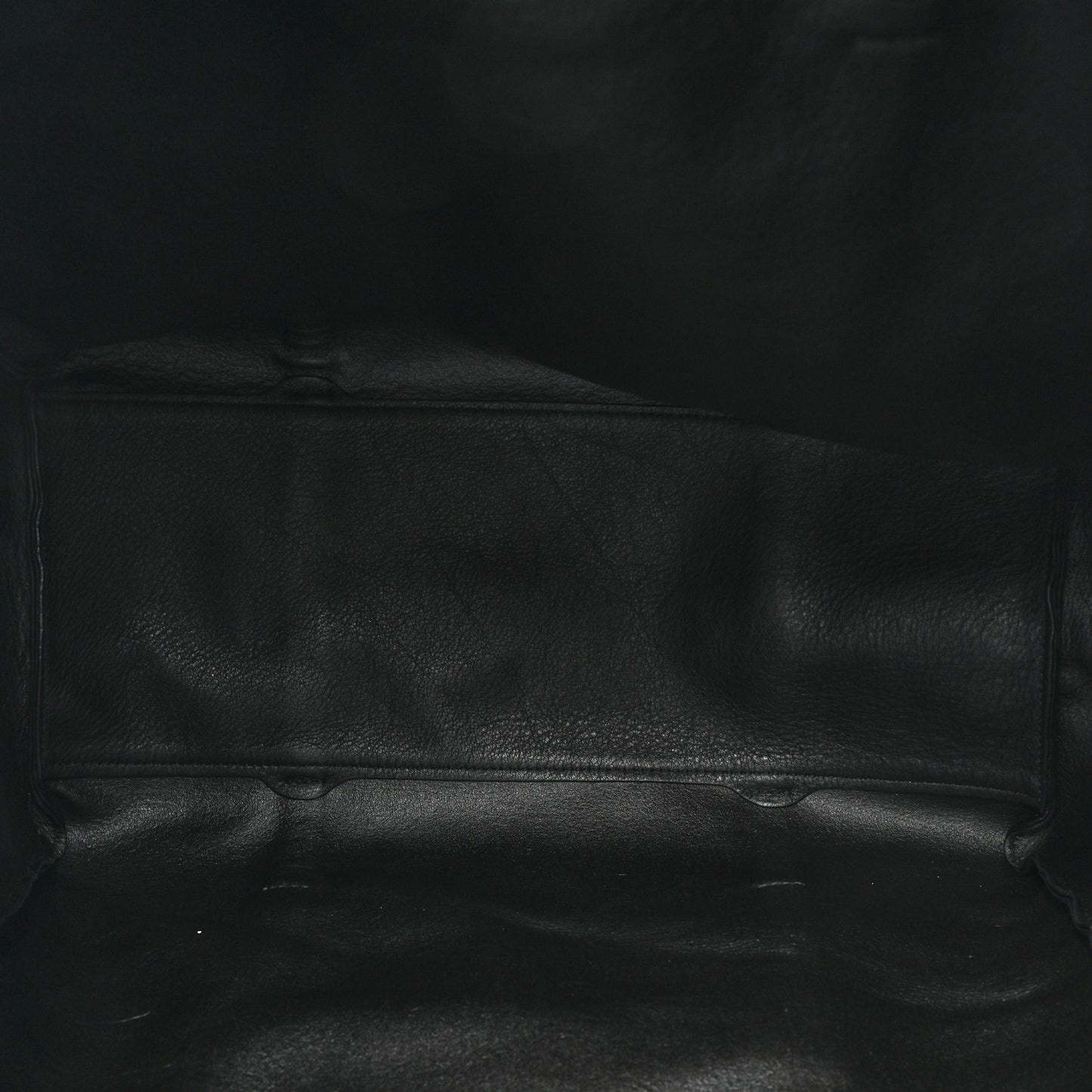 Pebbled Calfskin Large Everyday Tote Black