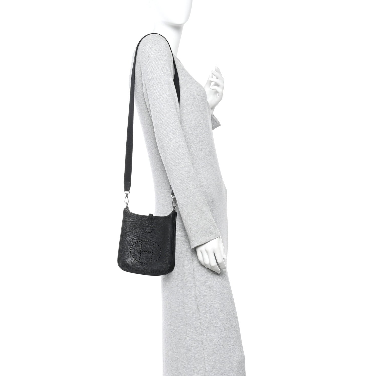 Hermes Taurillon Clemence Evelyne TPM Black 1878256 – FASHIONPHILE