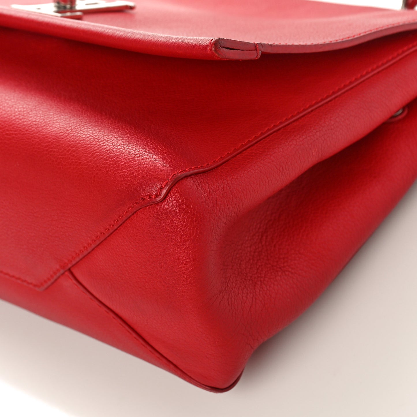 Soft Calfskin Lockme II Top Handle Rubis