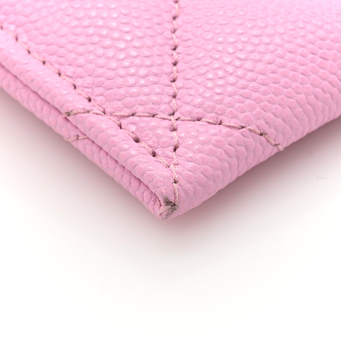 Caviar Metal Perforated Quilted Card Holder Lilas